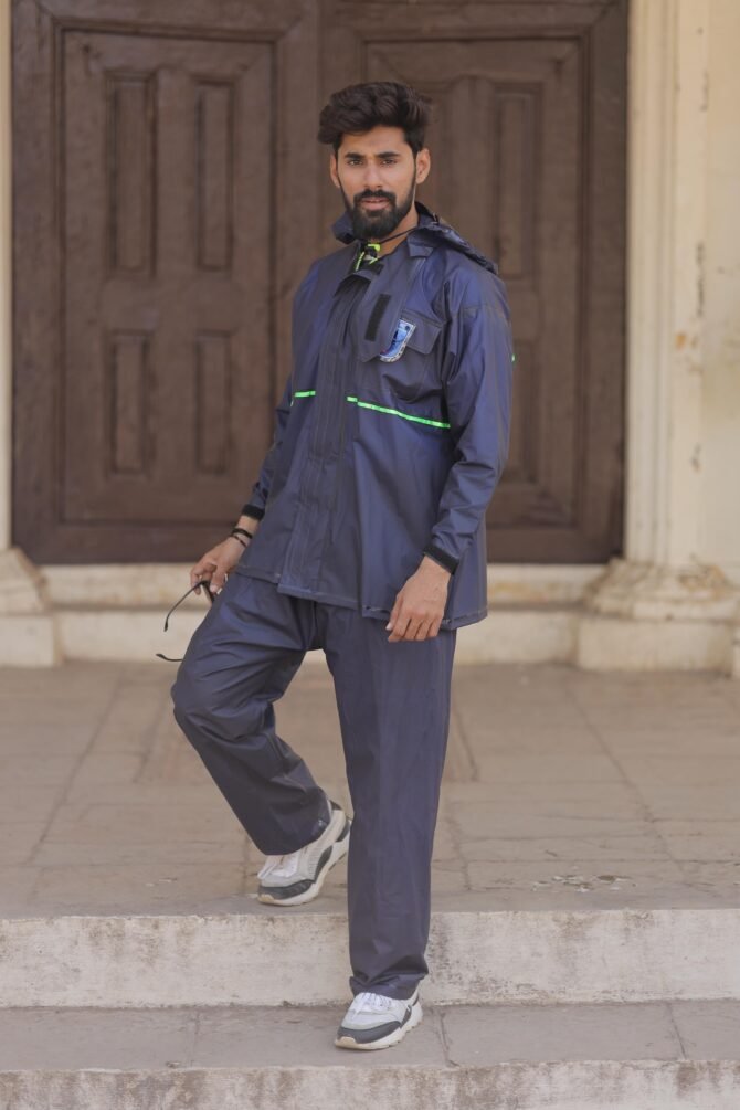 SUNNY SPORTY RAINCOAT - Image 11